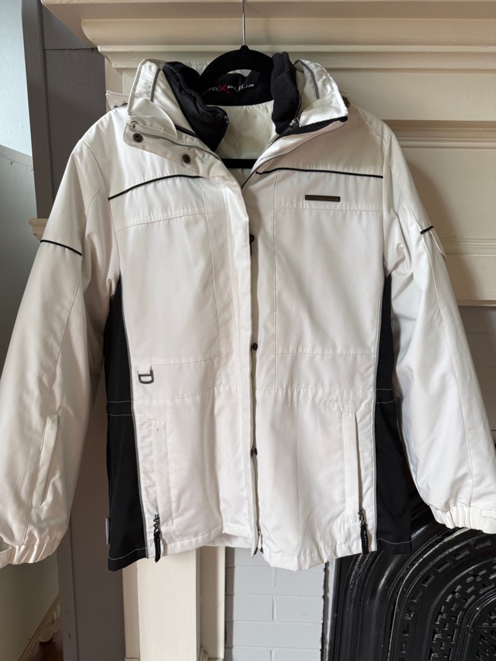 ZeroXposur Women's White and Black Ski Jacket